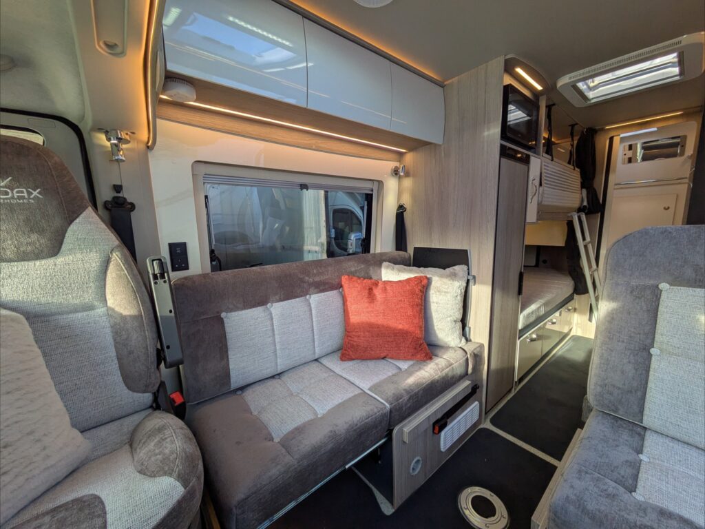 10456 D83d6bc2 C78b F655 6eb9 45013f882a47 Infinity